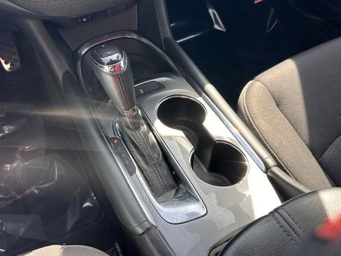 Used 2017 Chevrolet Malibu LT image 30