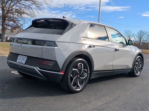 Used 2023 Hyundai Ioniq 5 SE image 4