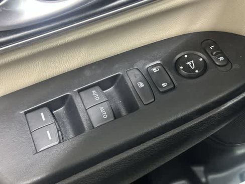 Used 2020 Honda CR-V Touring image 20