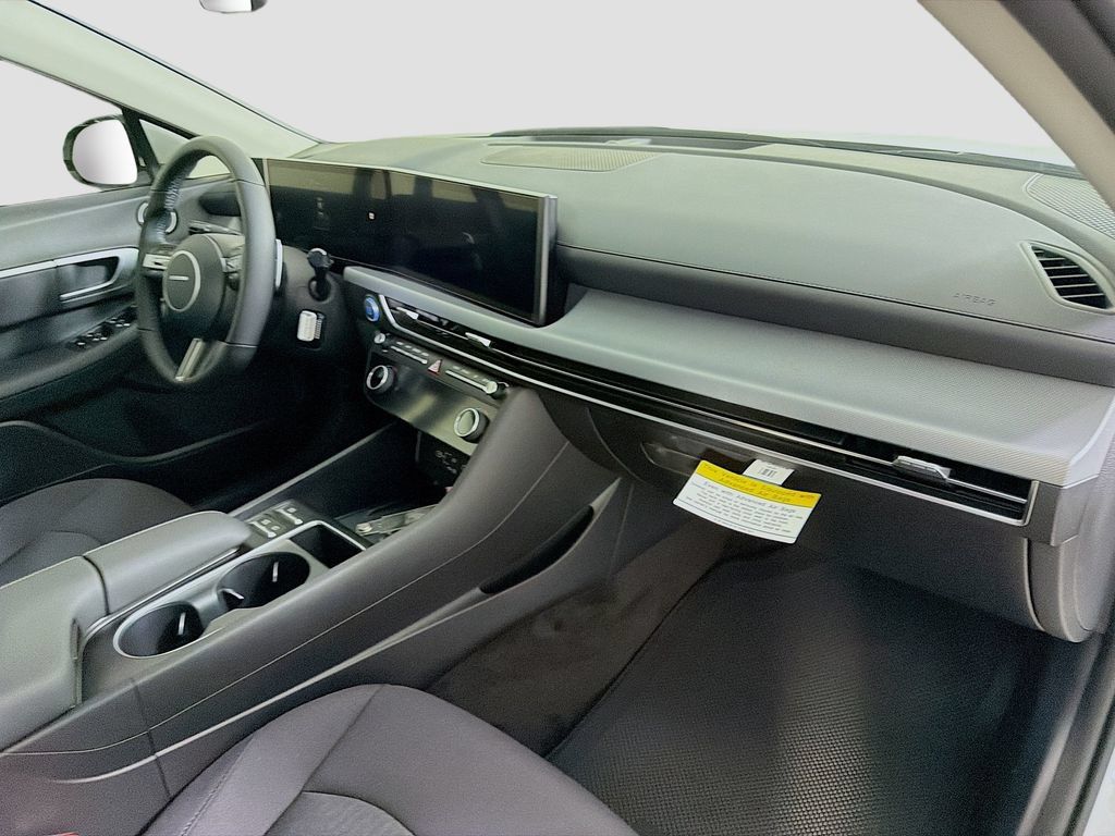 Used 2026 Hyundai Sonata SEL FWD image 29