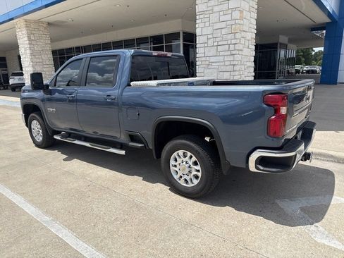 Used 2025 Chevrolet Silverado 2500 LT w/ Texas Edition AWD/4WD image 2