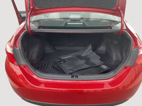 Used 2018 Toyota Corolla LE FWD image 27