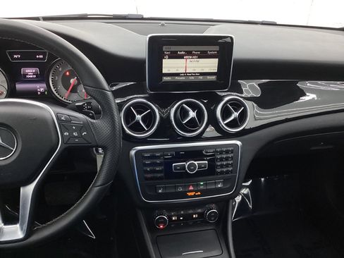 Used 2014 Mercedes-Benz CLA 250 4MATIC image 34