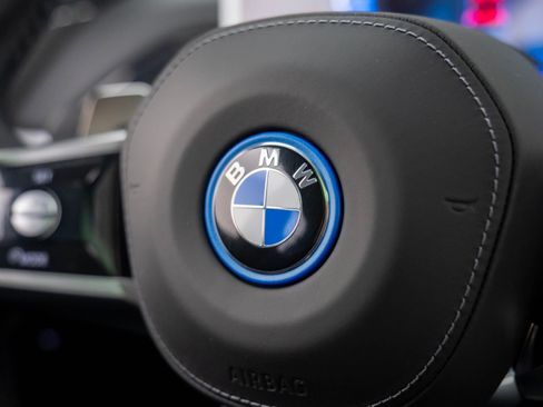 New 2026 BMW 750e xDrive w/ Executive Package AWD/4WD image 29
