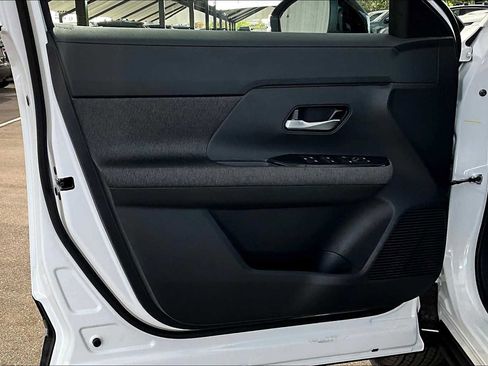 New 2026 Nissan Kicks SV image 13