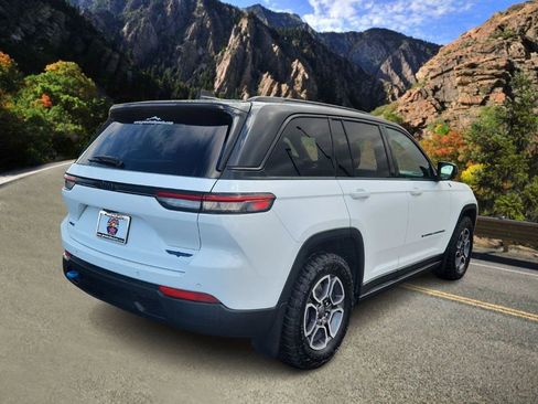 Used 2022 Jeep Grand Cherokee Trailhawk image 3