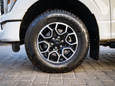 Used 2023 Ford F150 XLT w/ Equipment Group 302A High image 13