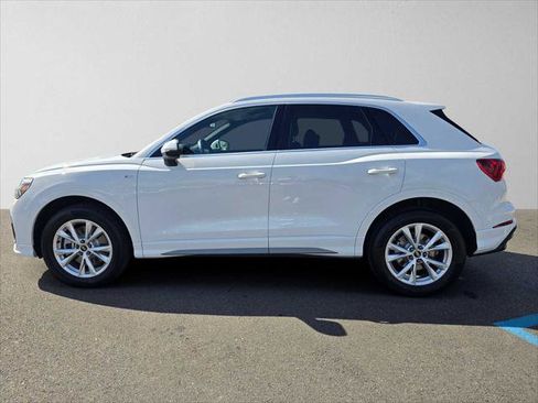 Used 2025 Audi Q3 2.0T Premium w/ Convenience Package AWD/4WD image 4