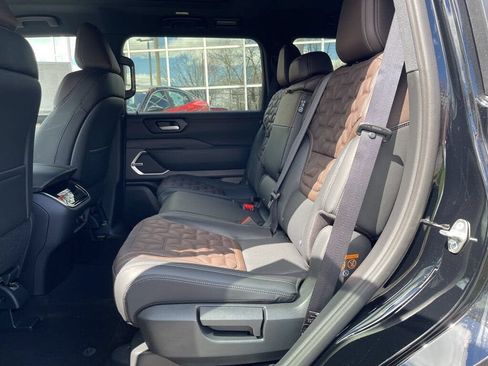 Used 2026 Nissan Armada Platinum Reserve AWD/4WD image 23