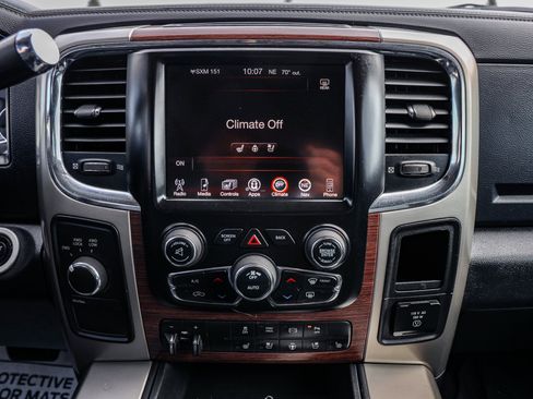 Used 2015 RAM 3500 Laramie w/ Convenience Group AWD/4WD image 16