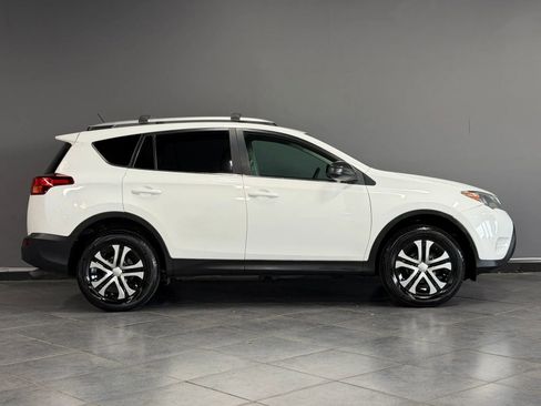 Used 2014 Toyota RAV4 LE AWD/4WD image 4