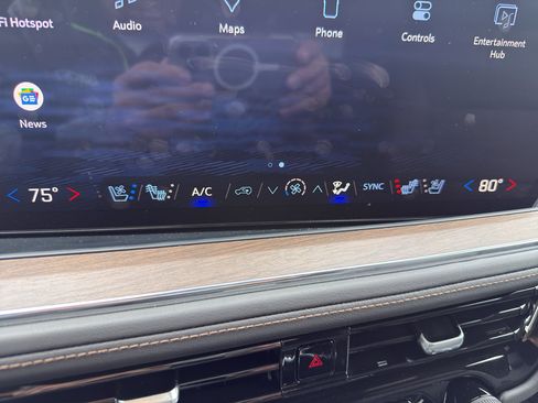 New 2025 Chevrolet Tahoe High Country AWD/4WD image 36
