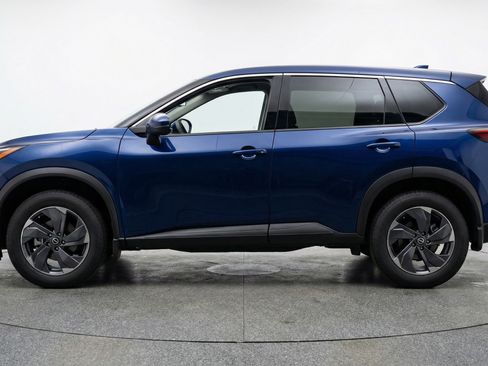 Used 2025 Nissan Rogue SV image 5