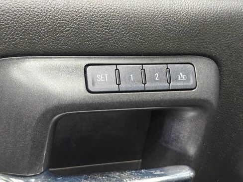 Used 2017 GMC Sierra 2500 Denali w/ Suspension Package, Off-Road AWD/4WD image 50