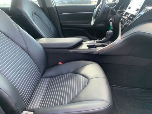 Used 2022 Toyota Camry SE w/ Cold Weather Package FWD image 27