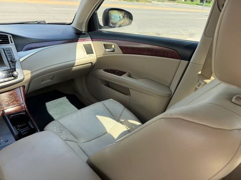 Used 2011 Toyota Avalon Limited FWD image 16
