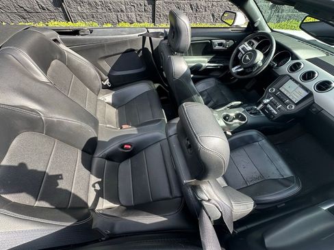 Used 2017 Ford Mustang Premium image 36