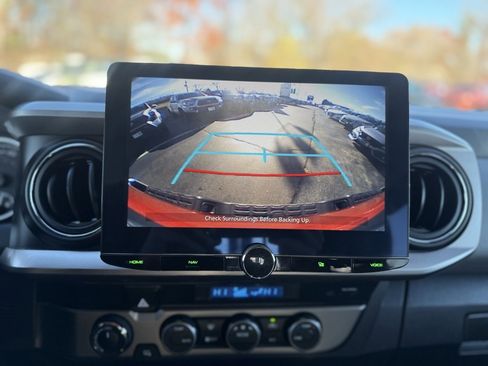 Certified 2022 Toyota Tacoma SR5 image 24