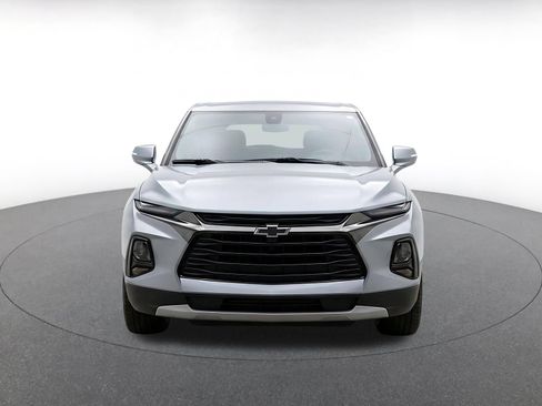 Used 2026 Chevrolet Blazer LT FWD image 2