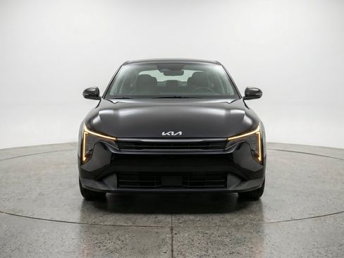 Used 2025 Kia K4 FWD image 2