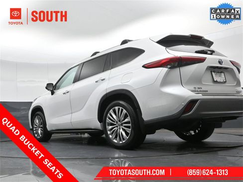 Used 2023 Toyota Highlander Platinum image 49