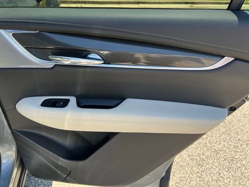 Used 2023 Cadillac XT6 Sport w/ Technology Package AWD/4WD image 20