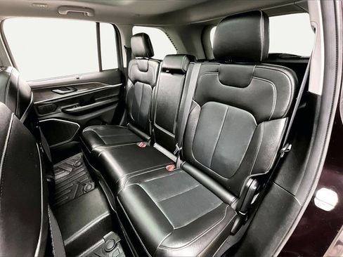 Used 2022 Jeep Grand Cherokee Limited 4xe w/ Luxury Tech Group II image 26