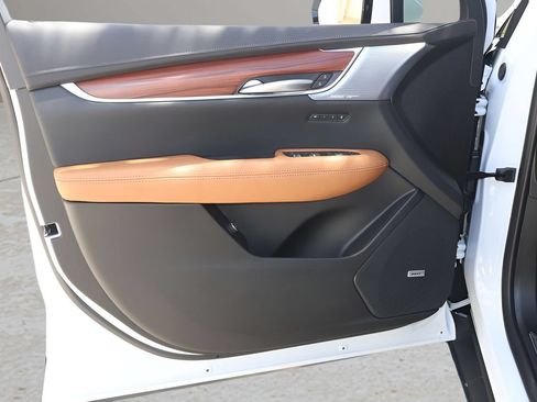 New 2026 Cadillac XT5 Premium Luxury w/ Driver Assist Package AWD/4WD image 9