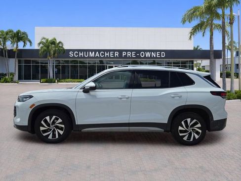 Certified 2025 Volkswagen Tiguan S FWD image 4