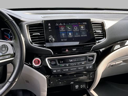 Used 2020 Honda Pilot Touring image 7