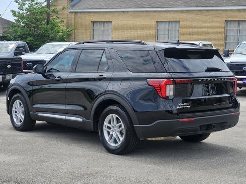Used 2025 Ford Explorer Active RWD image 4