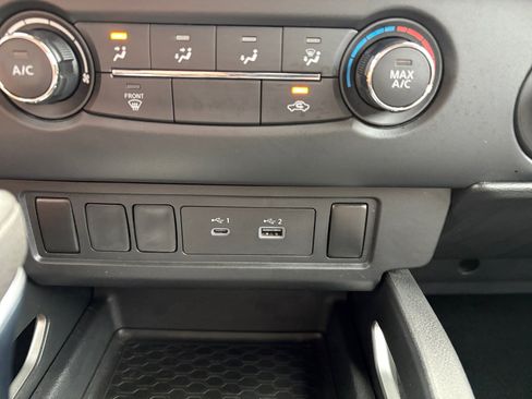 Used 2023 Nissan Frontier SV image 19