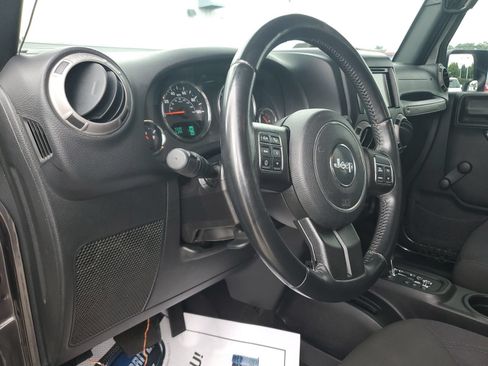 Used 2016 Jeep Wrangler Unlimited Sport w/ Connectivity Group AWD/4WD image 15