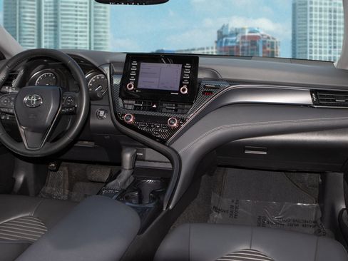 Used 2023 Toyota Camry SE image 18