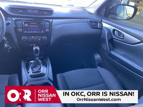 Used 2020 Nissan Rogue Sport S image 19