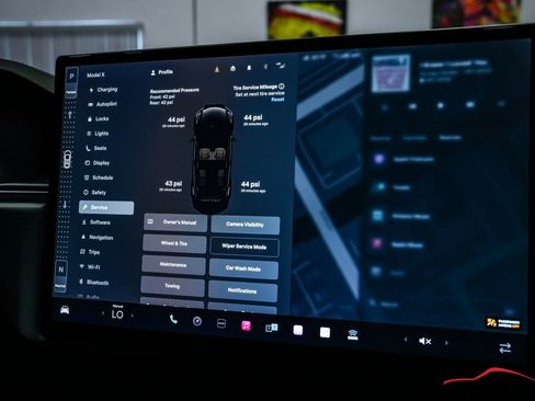 Used 2022 Tesla Model X Plaid image 77