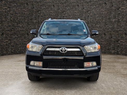 Used 2011 Toyota 4Runner Limited image 5