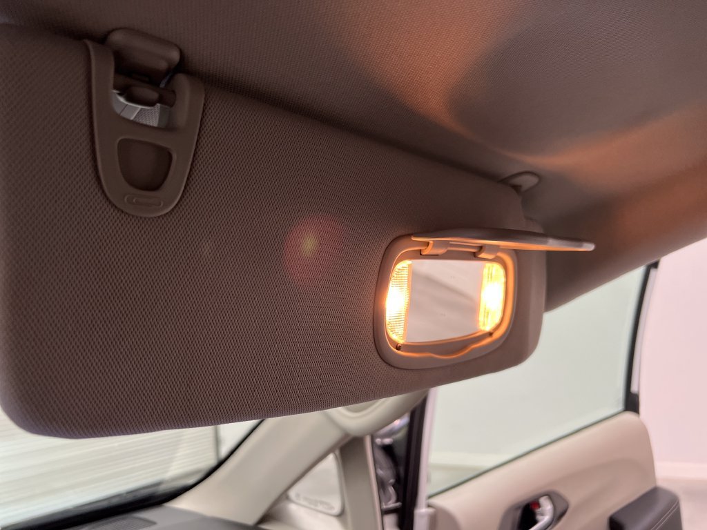 Used 2024 Chrysler Pacifica Touring-L FWD image 77