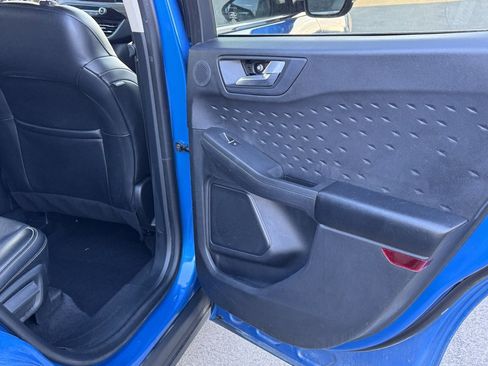 Used 2020 Ford Escape Titanium image 29