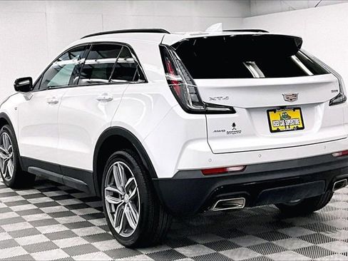 Used 2023 Cadillac XT4 Sport image 2