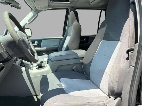 Used 2005 Ford Expedition XLT AWD/4WD image 24