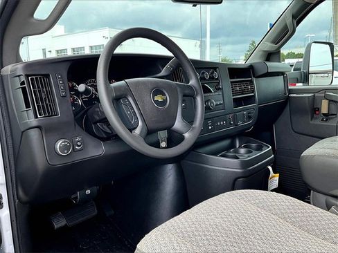 New 2025 Chevrolet Express 3500 w/ Power Convenience Package image 8