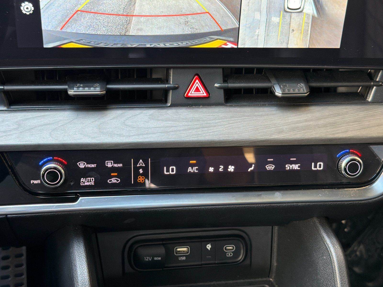 Certified 2025 Kia Sportage X-Pro Prestige AWD/4WD image 29