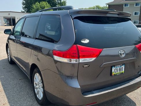 Used 2012 Toyota Sienna XLE AWD/4WD image 7