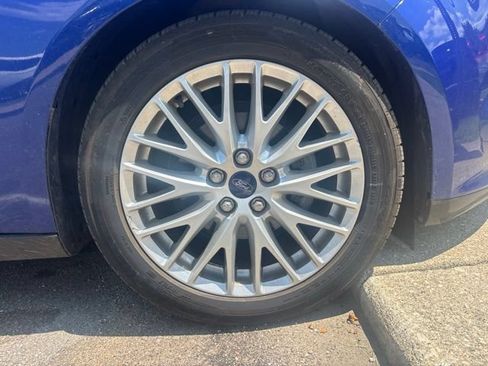 Used 2012 Ford Focus SEL FWD image 3