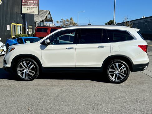 Used 2017 Honda Pilot Elite image 9