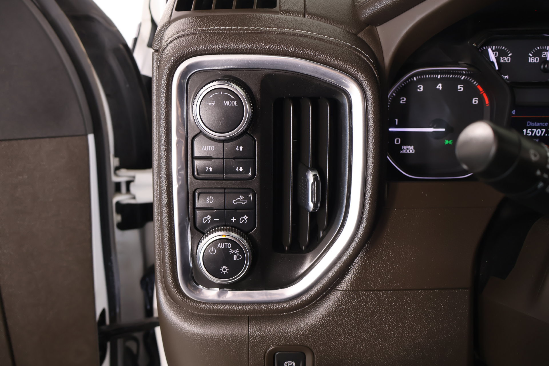Used 2022 GMC Sierra 2500 SLE w/ SLE Value Package; AWD/4WD image 8