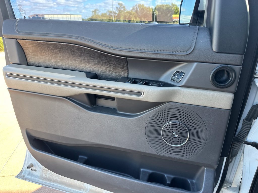 Used 2019 Ford Expedition Limited RWD image 8