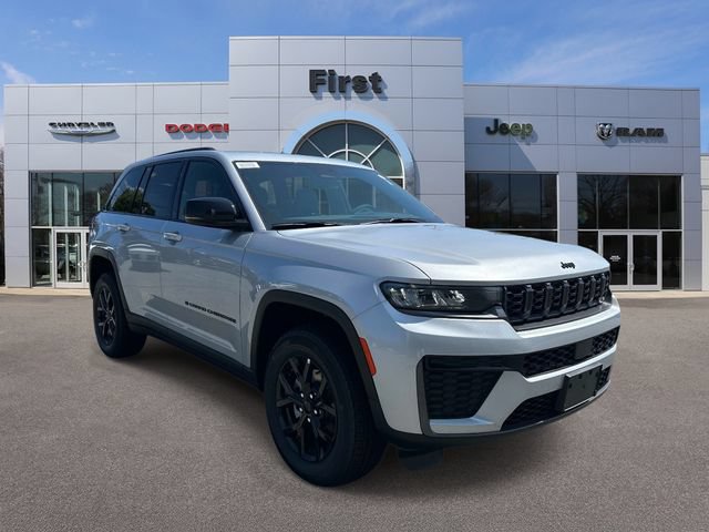 New 2026 Jeep Grand Cherokee Altitude AWD/4WD image 1