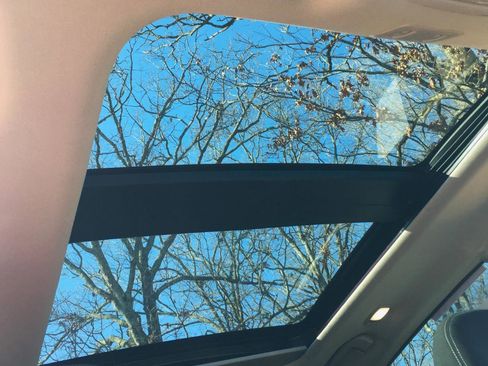 Used 2019 Nissan Murano SV w/ Premium Package image 9